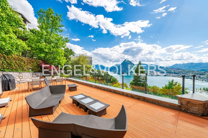 Esclusiva villa di design con vista lago e piscina (9)