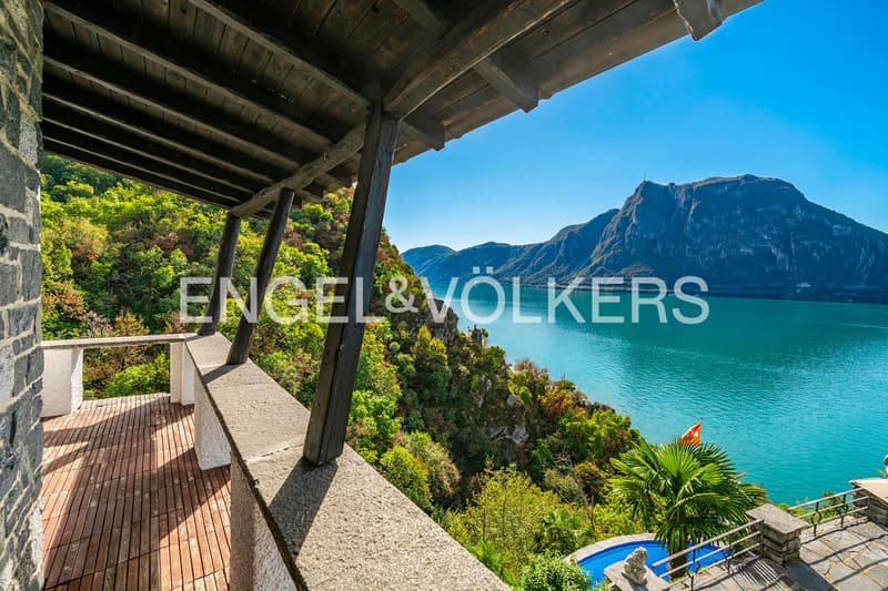 Casa panoramica con vista lago e barca a Caprino (11)