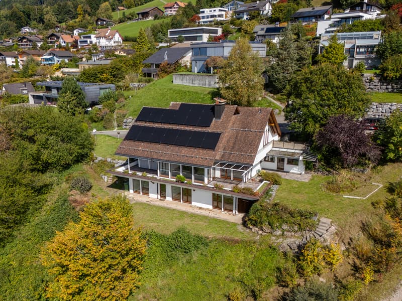 Beeindruckende Landhausvilla mit bewilligtem Umgebungsprojekt (8)