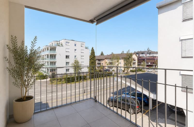 Neuwertig, modern, mit Balkon und Wintergarten (4)