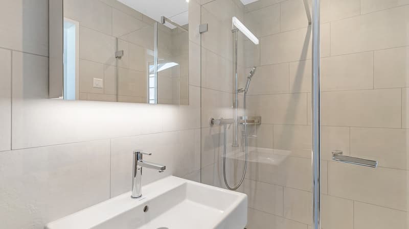 Neuwertig, modern, mit Balkon und Wintergarten (9)