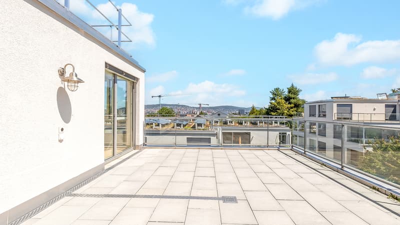 Attikatraum mit über 100qm Terrassenflächen (11)