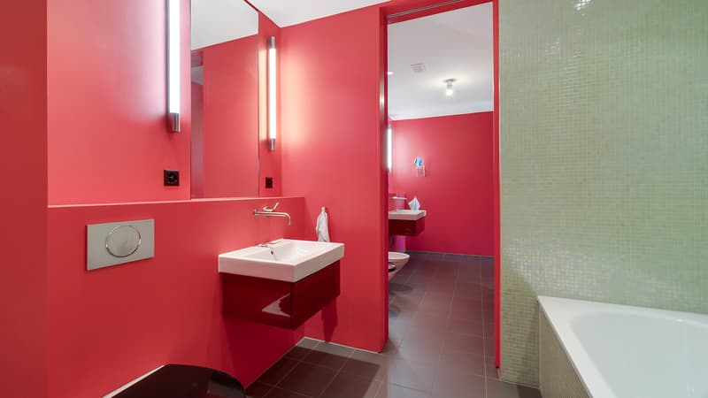 Badezimmer und Gäste-WC mit wunderschönem Bisazza-Mosaik