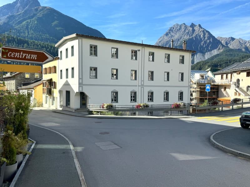 Local commercial attrayant sur Stradun dans le centre historique du village de Scuol (3)