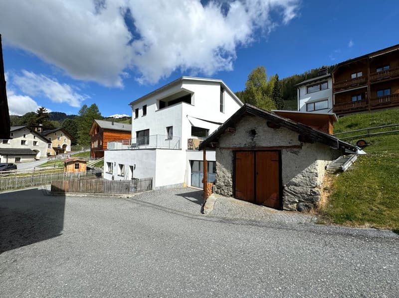 Traumhaftes Haus in Ftan mit Einliegerwohnung (2)