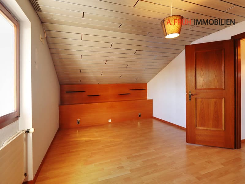 Masterbedroom mit begehbarem Kleiderschrank
