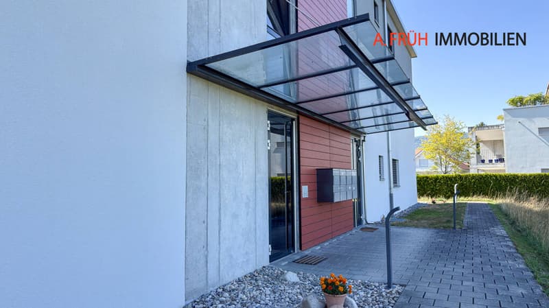 2.5-Zimmer-Attikawohnung mit zwei Einstellhallenplätzen (12)