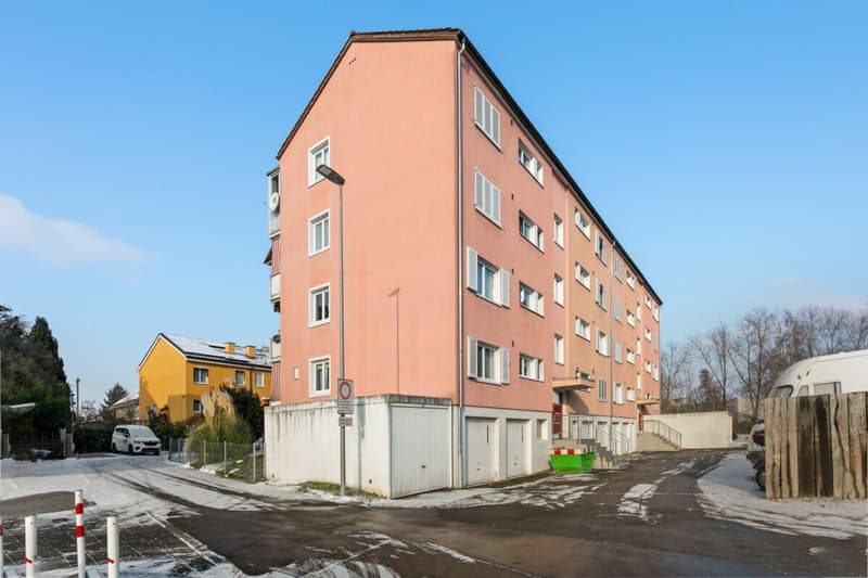 Appartement 4 pièces avec balcon & parking extérieur à Salmsach (19)