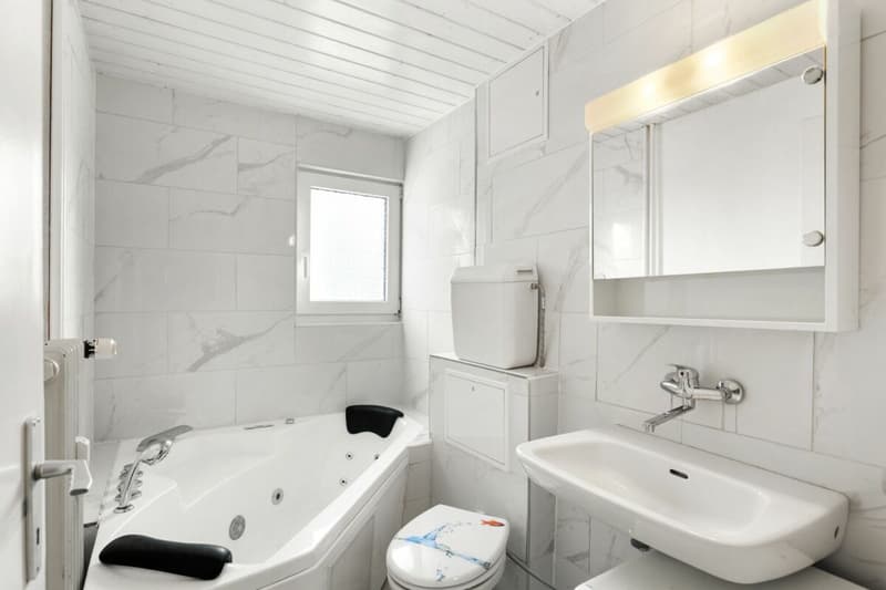 Appartement 4 pièces avec balcon & parking extérieur à Salmsach (15)