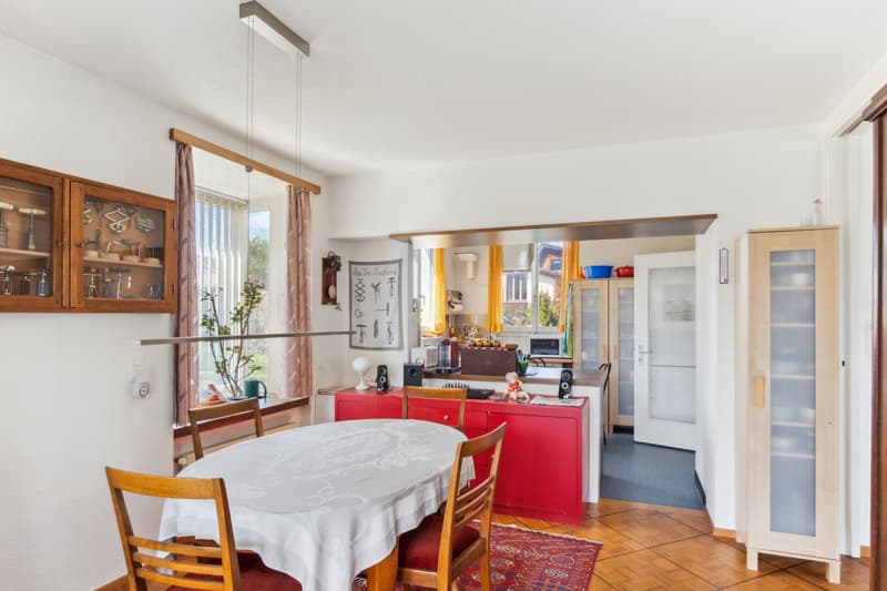 Casa unifamiliare in un'area verde con una vista da sogno e molto spazio circostante (3)