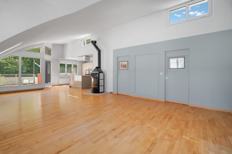 Individuelle und lichtdurchflutete 3.5-Zimmer-Dachwohnung mit Weitsicht (4)