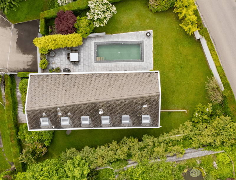 Grosszügiges Wohnen am Hirzel mit Pool - ideale Lage nahe Zug und Golf (2)