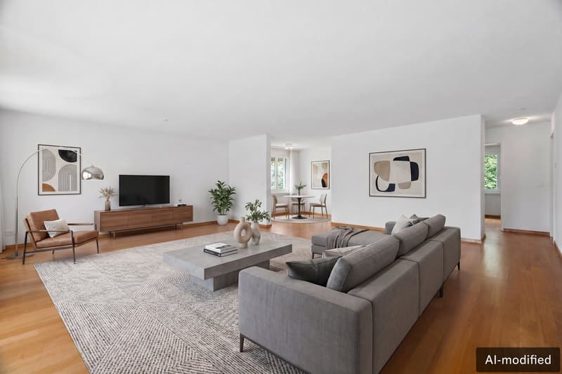 Flexible und lichtdurchflutete Wohnung mit viel Potenzial an urbaner Lage in Uitikon (1)