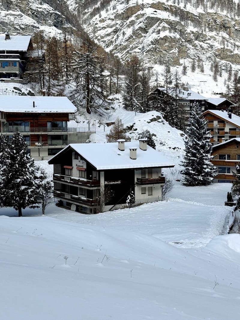 Maison multifamiliale avec grand potentiel dans une idylle verte et Matterhorn (5)