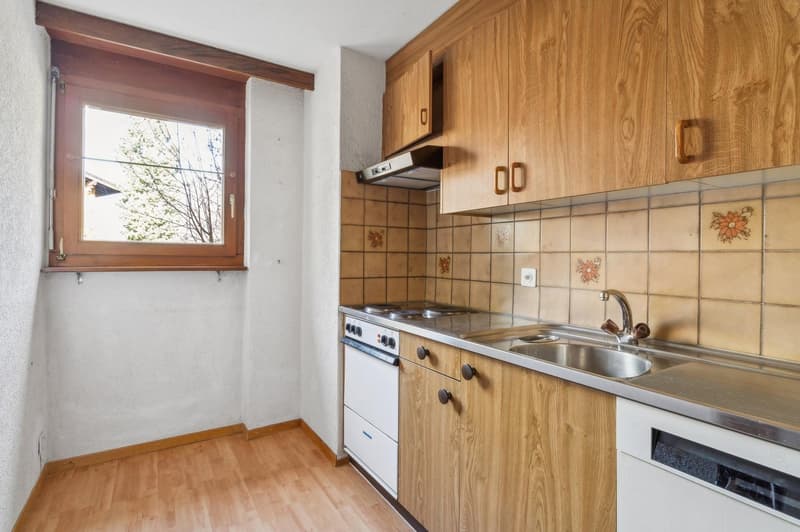 Maison multifamiliale avec grand potentiel dans une idylle verte et Matterhorn (2)
