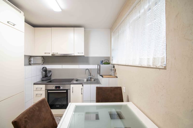 Komplett renoviertes Mehrfamilienhaus mit 3 Wohneinheiten, Garage und (13)