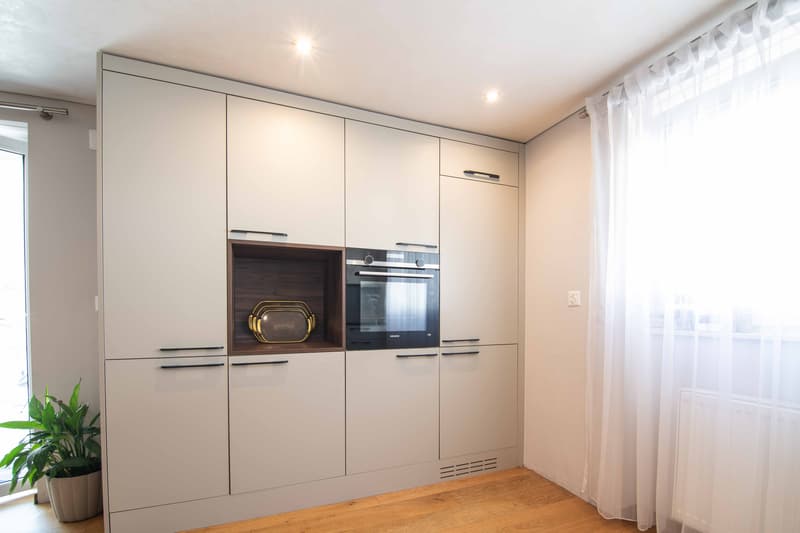 Komplett renoviertes Mehrfamilienhaus mit 3 Wohneinheiten, Garage und (11)