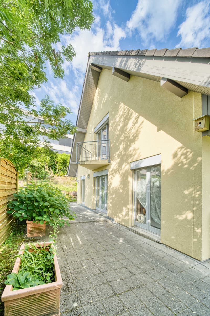 Traumhaftes Einfamilienhaus mit Seesicht & grosszügigem Garten (6)