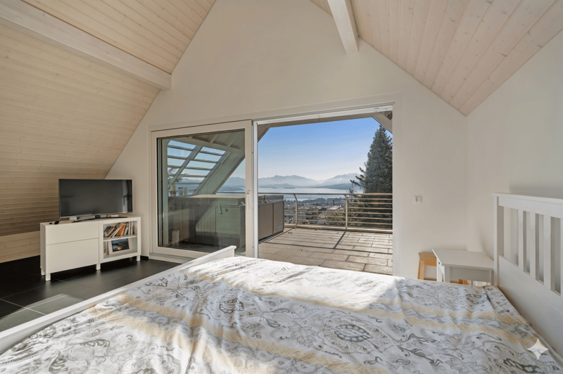 Modernes Einfamilienhaus mit Panorama-Seesicht (10)
