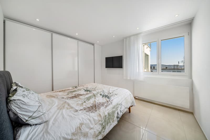 Modernes Einfamilienhaus mit Panorama-Seesicht (8)