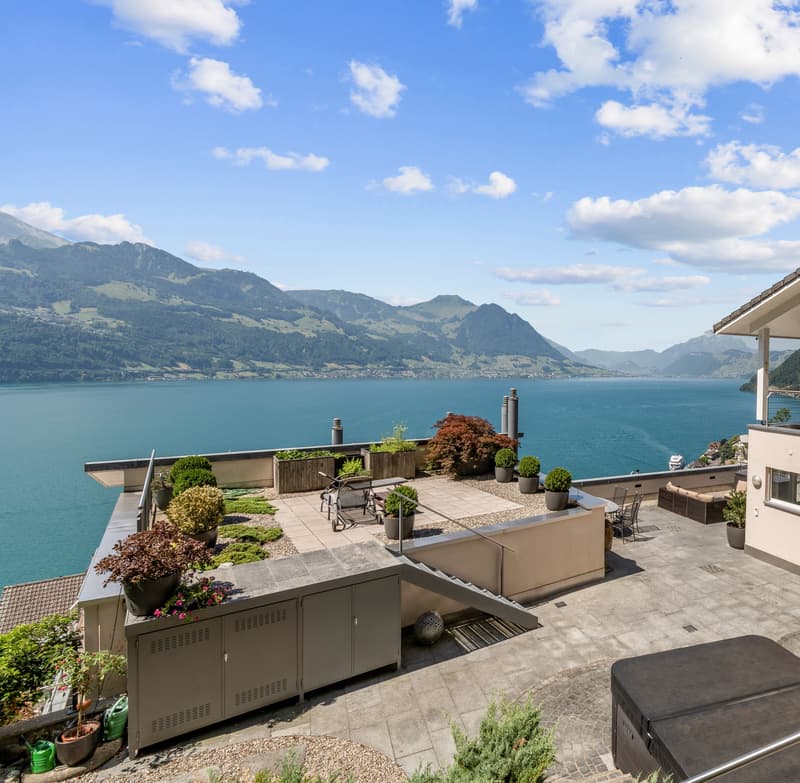 Traumhaftes Wohnen mit riesigem Garten und unverbaubarem See & Alpenpa (1)