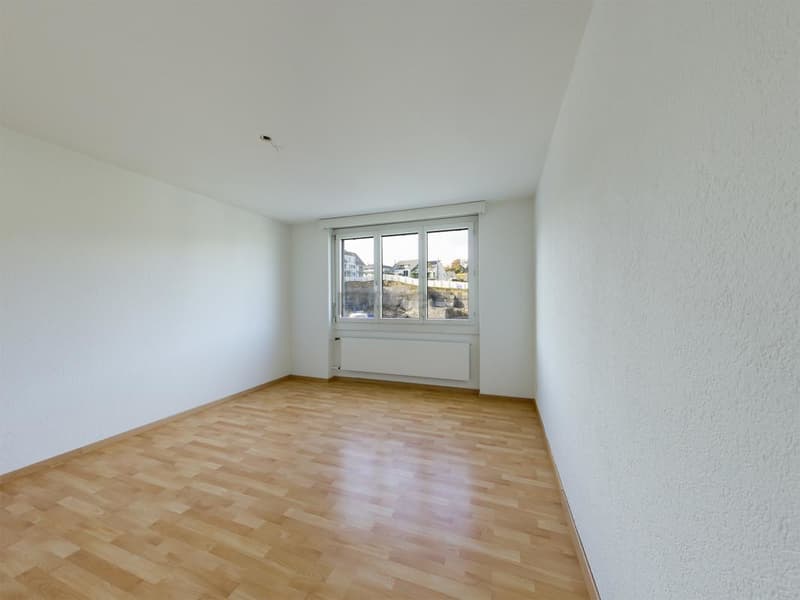 RESERVIERT: Attraktive 4.5-Zimmer-Gartenwohnung in ruhiger Wohnlage (4)