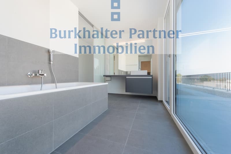 Ihr neues Zuhause mit echter Lebensqualität - geniessen Sie Loggia und Terrasse (8)
