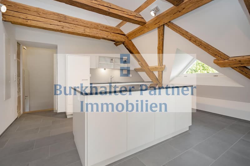 Einzigartige 2 - Zimmer - Dachgeschosswohnung mitten in Ittigen (3)
