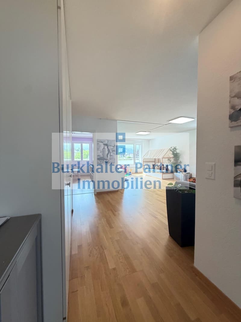 Suchen Sie eine grosszügige Wohnung in zentraler Lage? (5)