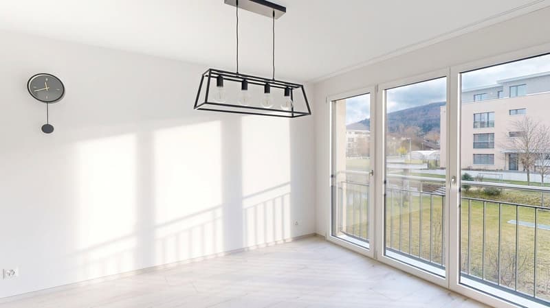 Modern 2.5-room apartment with a beautiful balcony. (5)