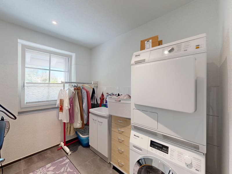 Exklusives 5.5-Zimmer Einfamilienhaus an ruhiger Lage (16)