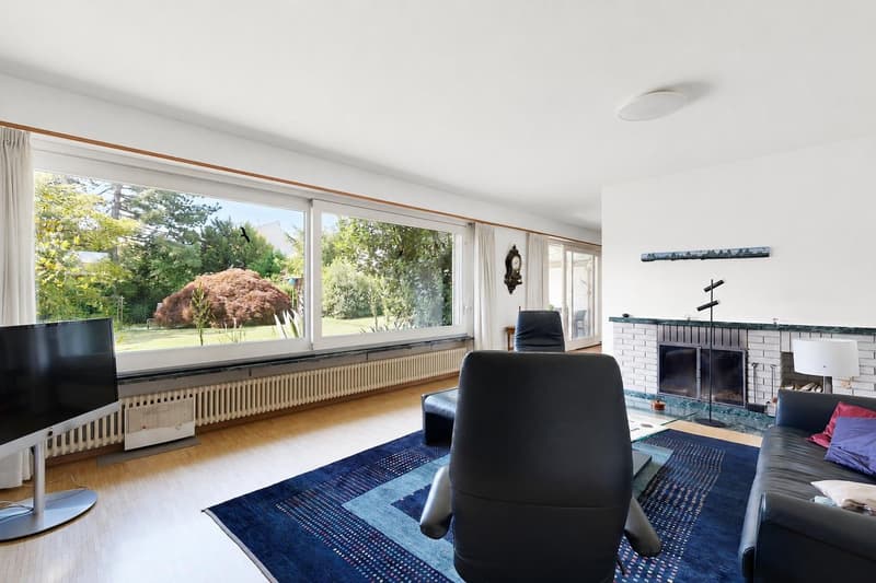 Exklusives 5.5-Zimmer Einfamilienhaus mit weitläufigem Aussenbereich (3)