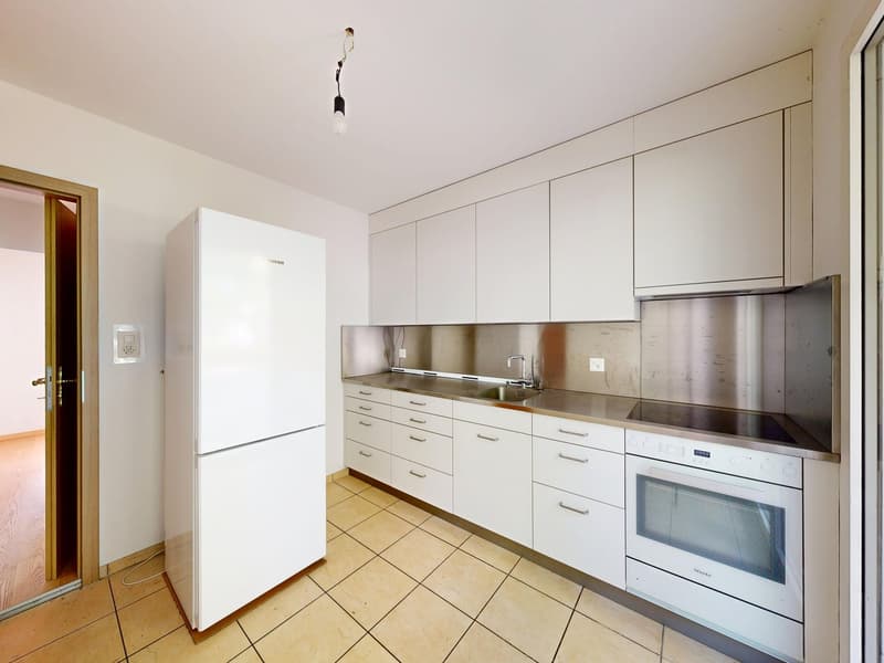 Helle 3.5-Zimmer-Wohnung mit Balkon in Binningen (3)
