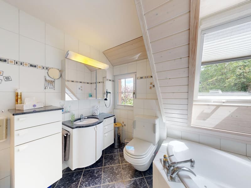5.5- Zimmer Einfamilienhaus im Landhausstil an bester Lage in Aesch (14)