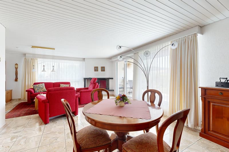 Grosszügiges 6.5-Zimmer Doppeleinfamilienhaus mit Weitsicht (3)
