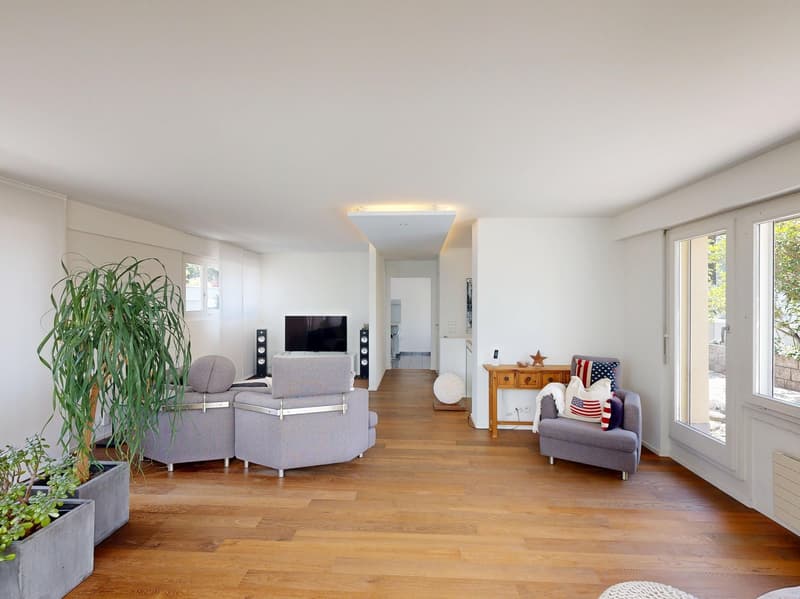 Maisonette- Attikawohnung mit grosser Dachterrasse und Poolanlage (6)