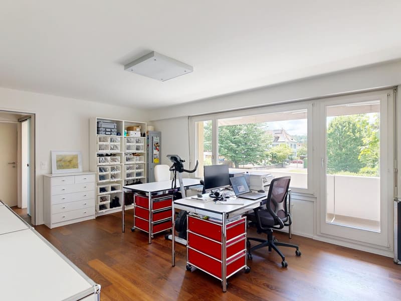 Maisonette- Attikawohnung mit grosser Dachterrasse und Poolanlage (9)