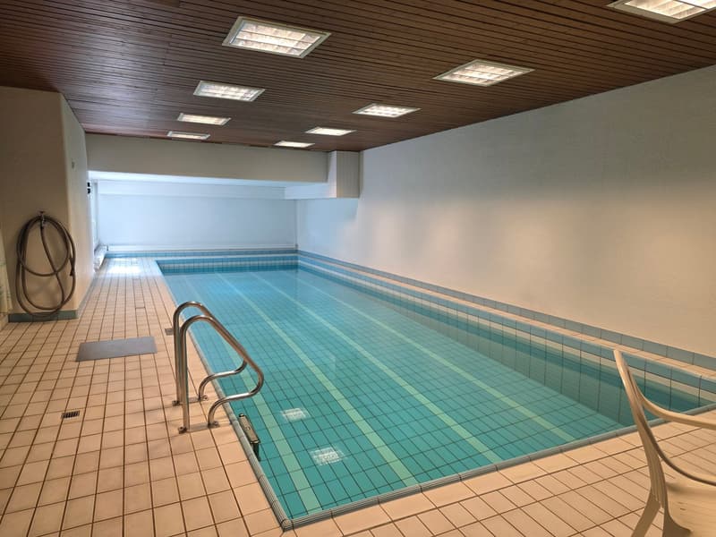 Maisonette- Attikawohnung mit grosser Dachterrasse und Poolanlage (15)
