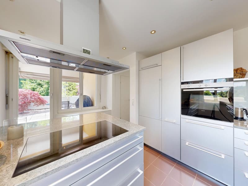 Maisonette- Attikawohnung mit grosser Dachterrasse und Poolanlage (4)