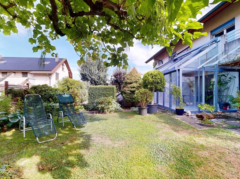 Grosszügiges 6.5-Zimmer Doppeleinfamilienhaus mit schönem Garten (17)