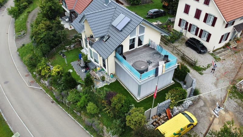 Grosszügiges 4.5-Zimmer Einfamilienhaus mit Wintergarten (2)