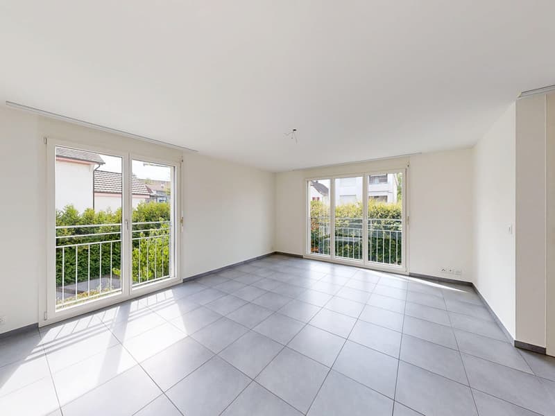 Helle 3.5-Zimmer-Wohnung im Baurecht mit Balkon und Aussenparkplatz (1)