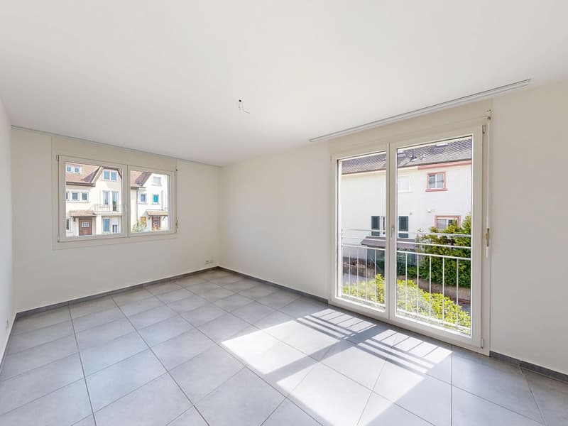 Helle 3.5-Zimmer-Wohnung im Baurecht mit Balkon und Aussenparkplatz (5)
