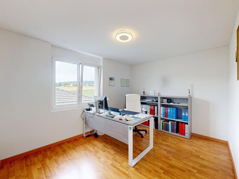 Grosszügiges 4.5-Zimmer-Einfamilienhaus mit ausgebautem Hobbyraum (8)