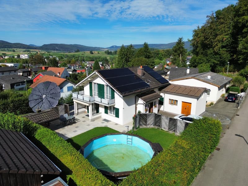 5.5-Zimmer Einfamilienhaus an bester Lage in Breitenbach (1)