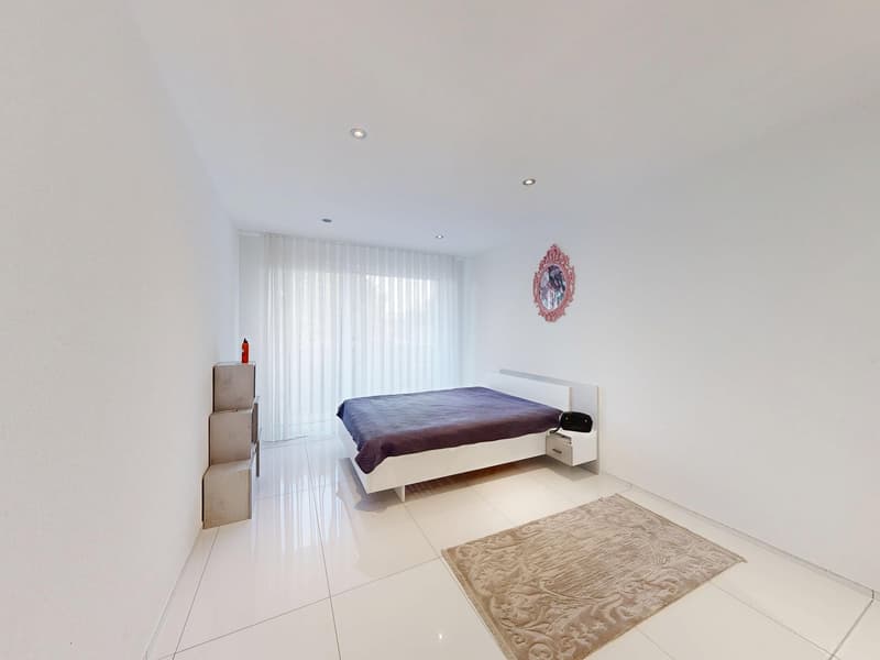 7.5-Zimmer-Villa mit Pool und grosszügigem Raumangebot (13)
