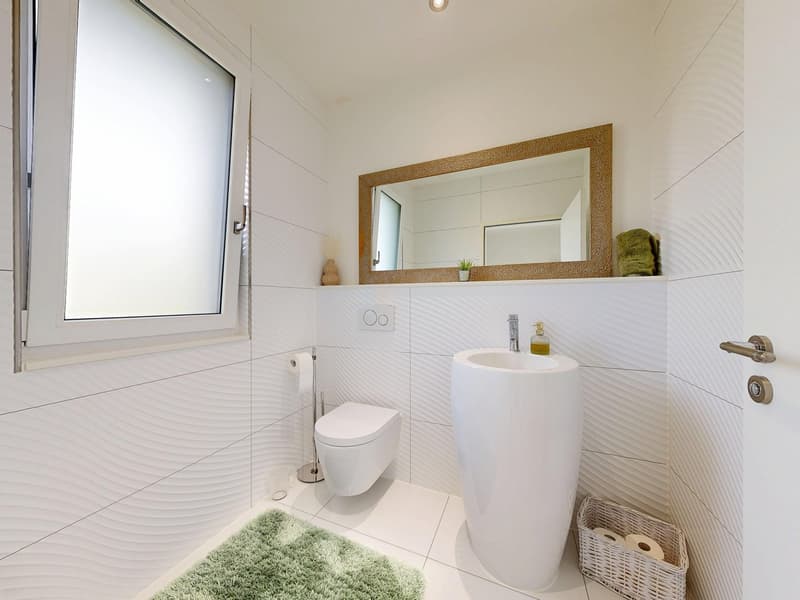 7.5-Zimmer-Villa mit Pool und grosszügigem Raumangebot (11)