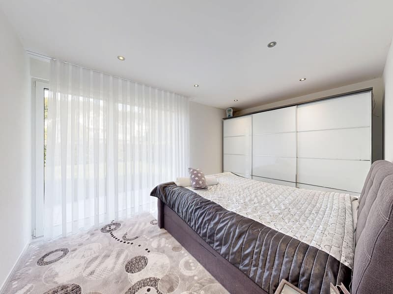 7.5-Zimmer-Villa mit Pool und grosszügigem Raumangebot (9)