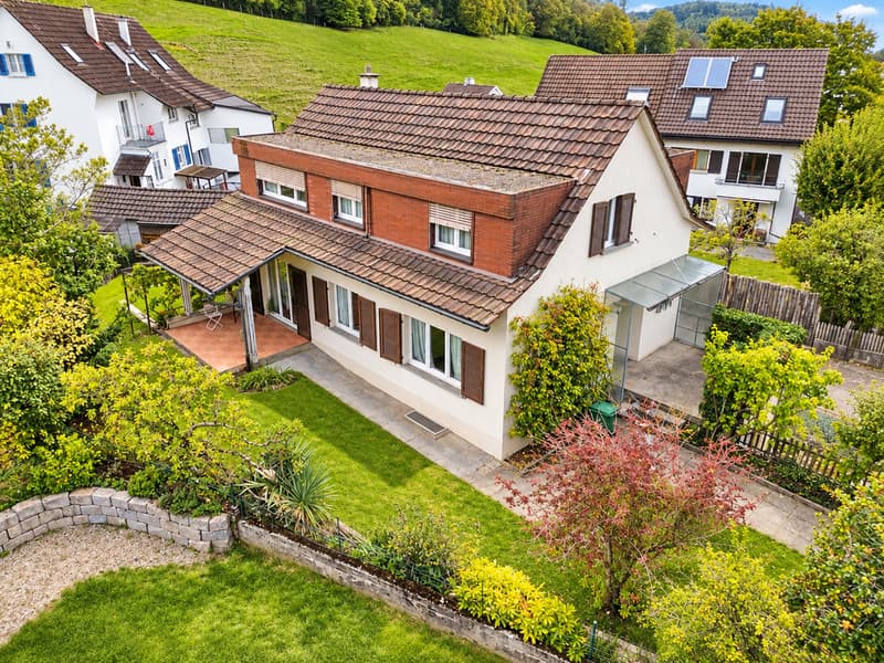 Freistehendes 5-Zimmer-Einfamilienhaus an beliebter Wohnlage (2)