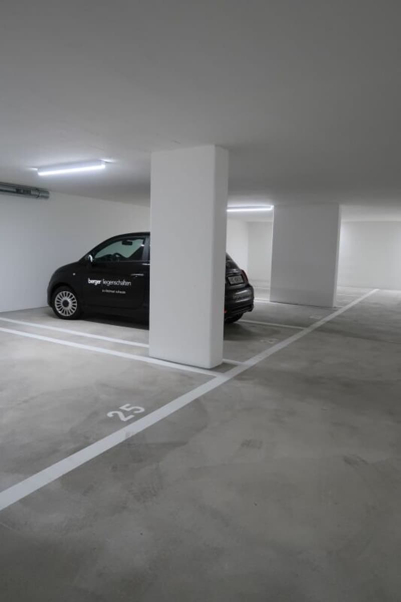 Nähe Aeschenplatz und Bahnhof SBB - Auto-Einstellplätze in Tiefgarage (2)